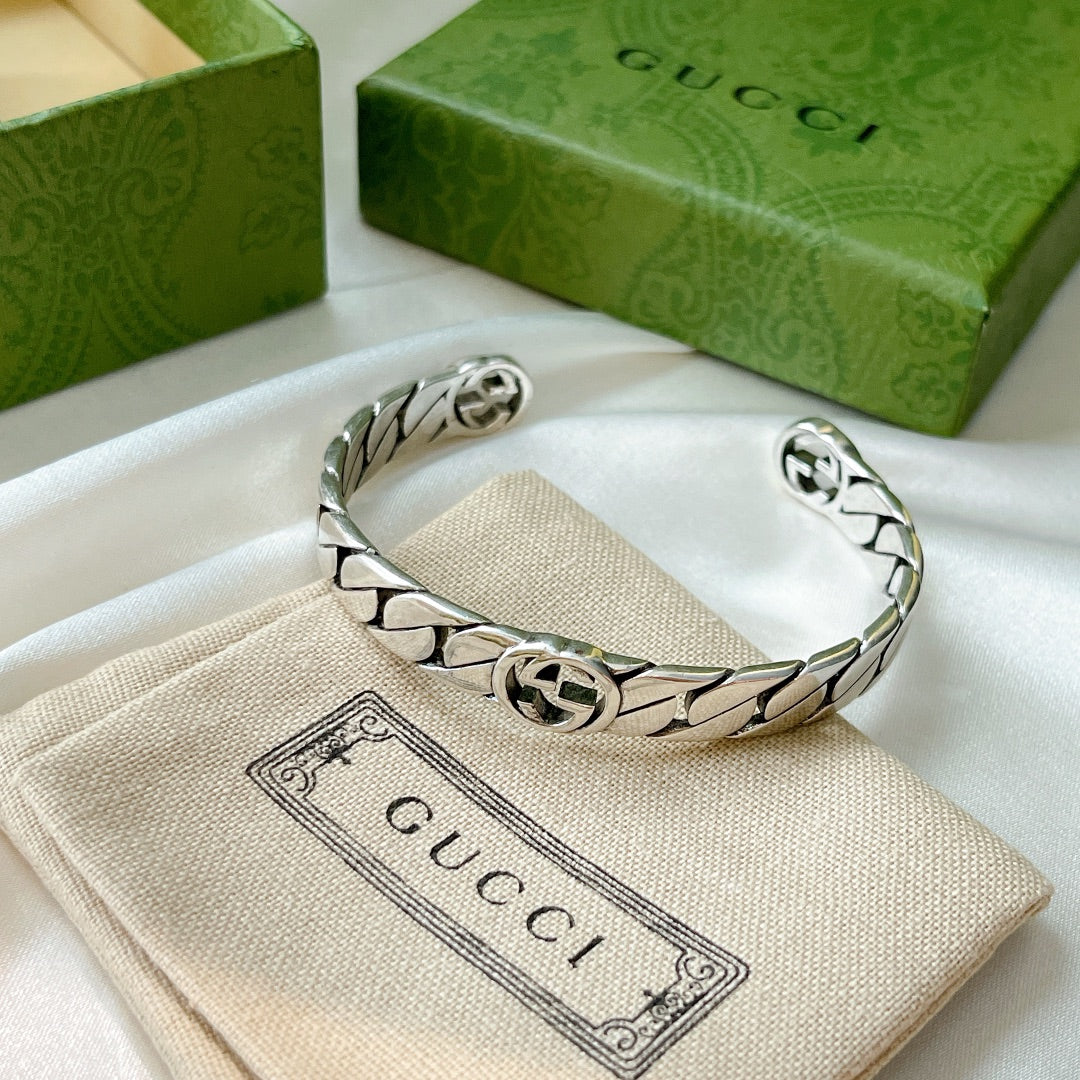 GG Interlocking G Rigid Bracelet