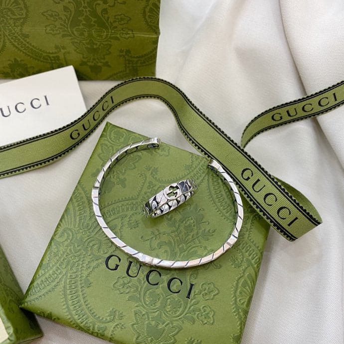 GG Interlocking G Wide Ring