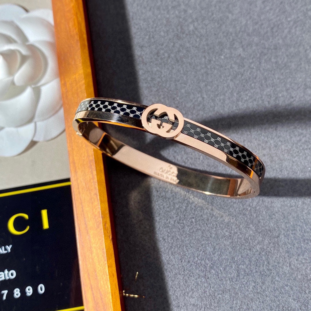 18K GG Vintage Bracelet