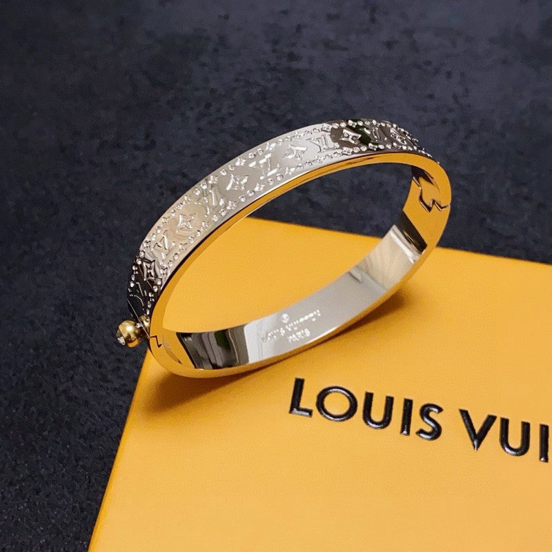 18K Louis Gold Bracelet